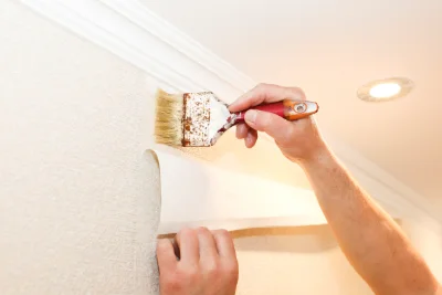 Pose de papier peint à Astet — revêtements muraux et toiles de verre